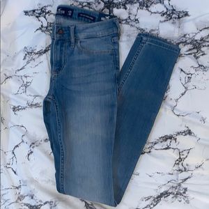 Hollister Jeans || size 00
